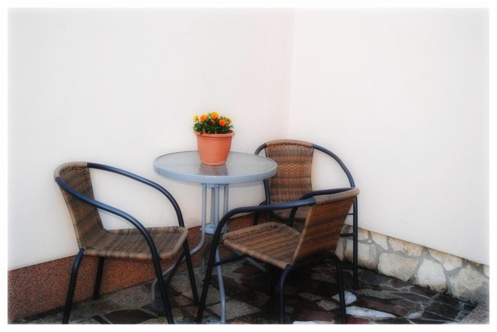 Apartmani Alma Pula Bagian luar foto