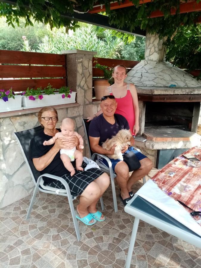 Apartmani Alma Pula Bagian luar foto