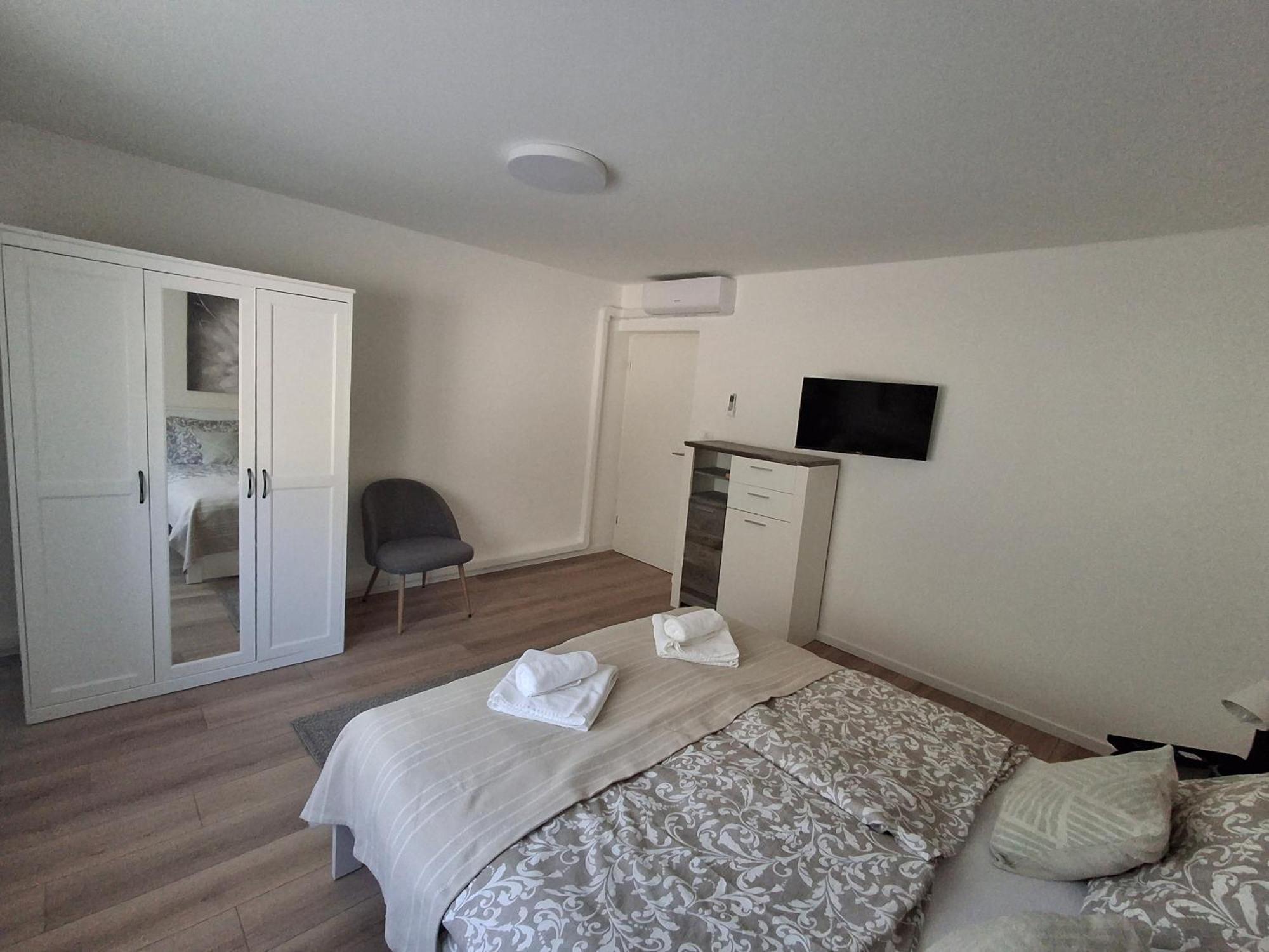 Apartmani Alma Pula Bagian luar foto