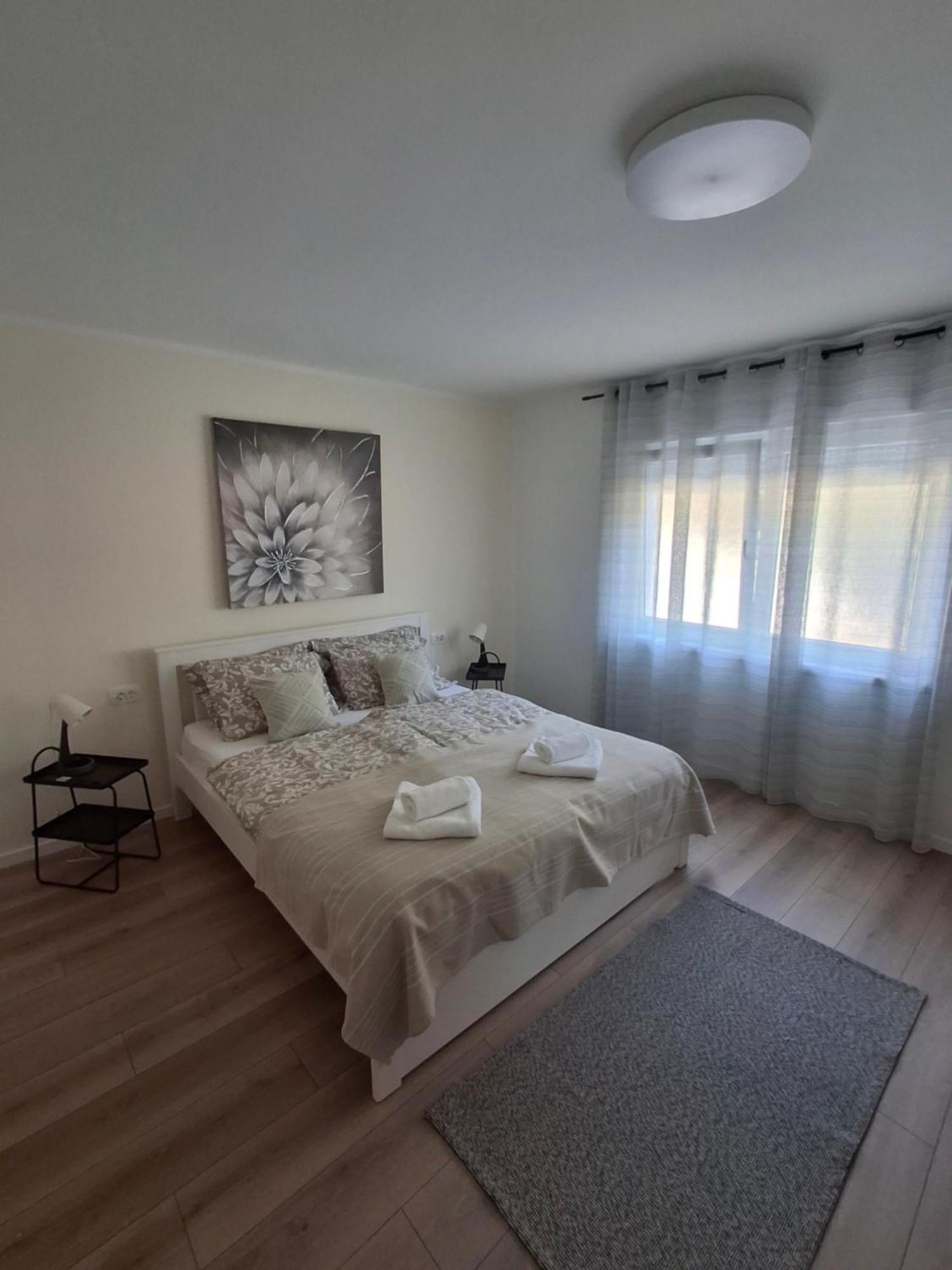 Apartmani Alma Pula Bagian luar foto