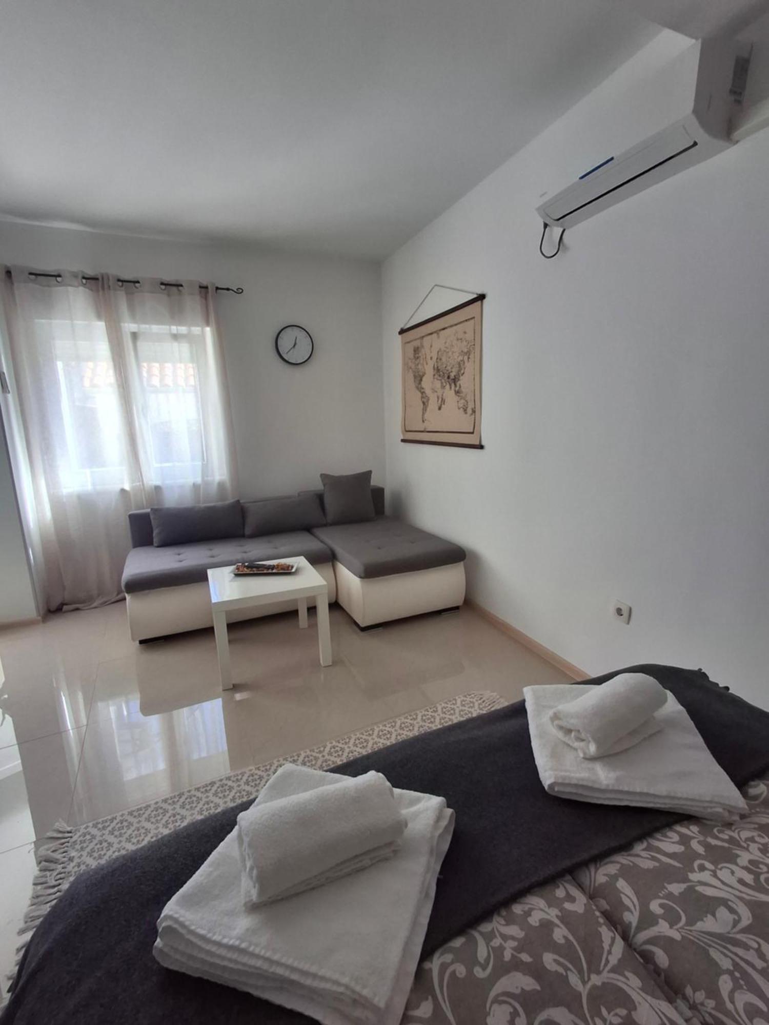 Apartmani Alma Pula Bagian luar foto
