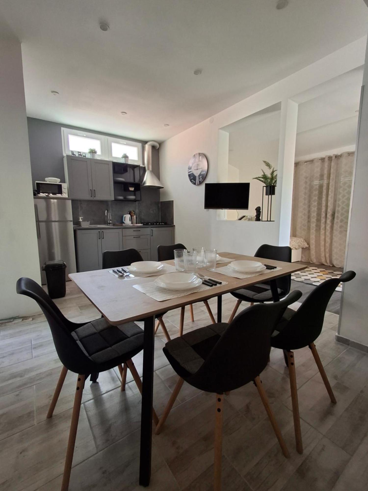 Apartmani Alma Pula Bagian luar foto