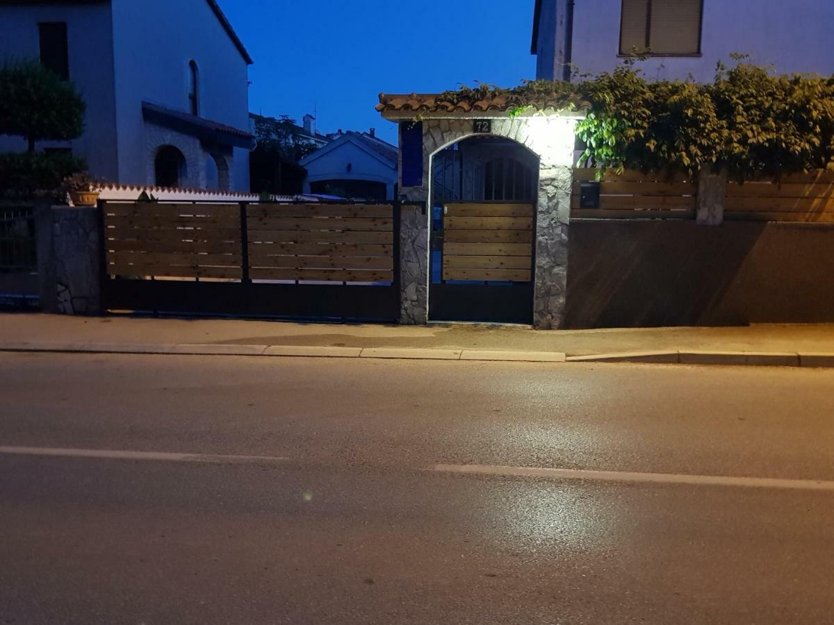 Apartmani Alma Pula Bagian luar foto